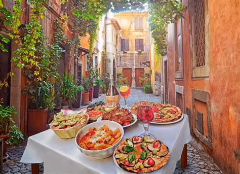 Food in Italy: Italian cooking and dining from your villa or apartment
